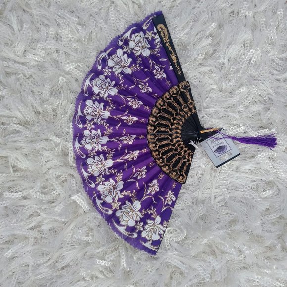 🔥RESTOCKED🔥 Beautiful Lady’s DELUXE FOLDABLE Fan! - Picture 2 of 3